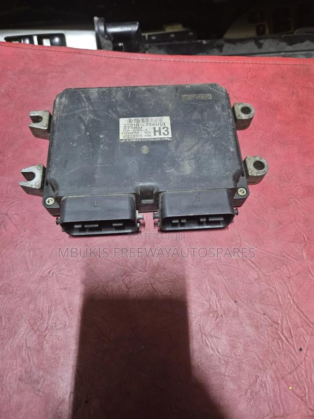 Engine Control Unit Suzuki Swift
