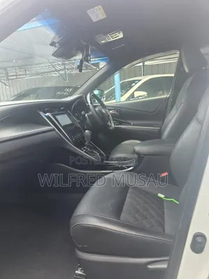 Toyota Harrier 2.0 2019 White