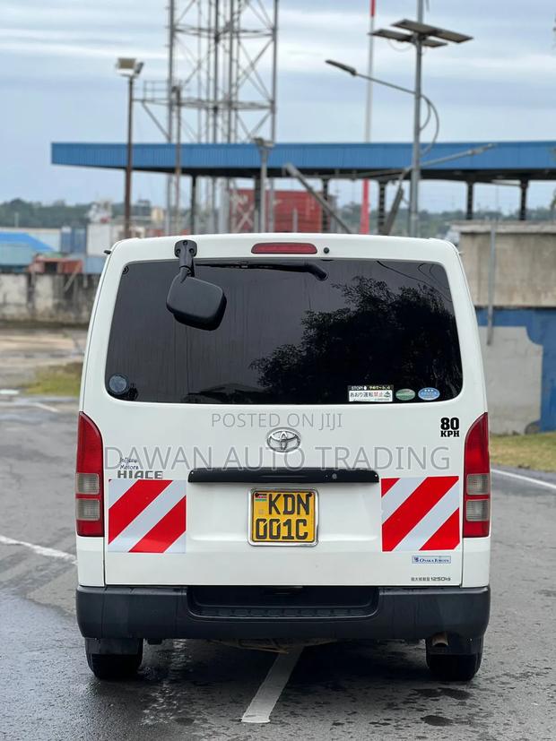 Toyota HiAce 2016 White