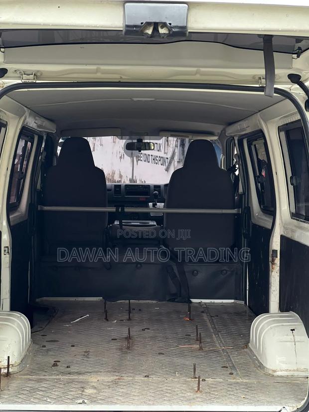 Toyota HiAce 2016 White - thumbnail 11