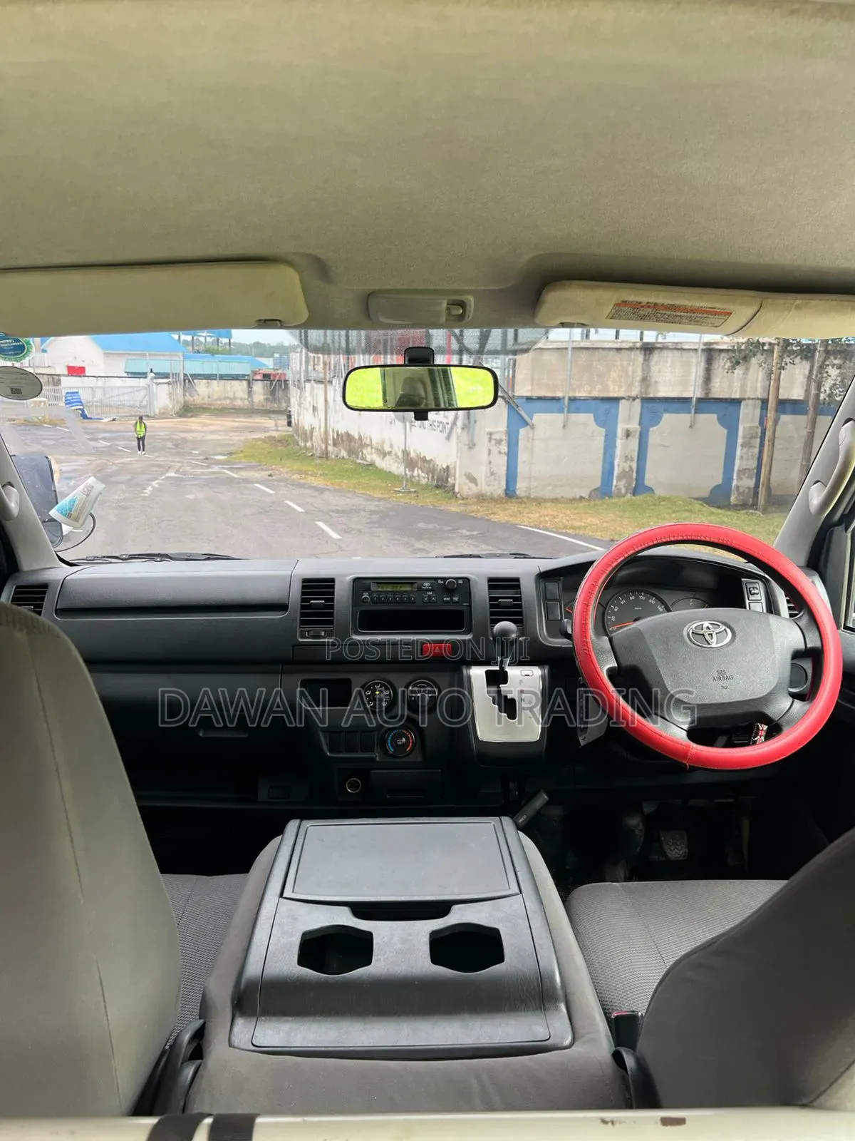 Toyota HiAce 2016 White