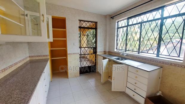 2bdrm Apartment in Valley Arcade for sale - thumbnail 9