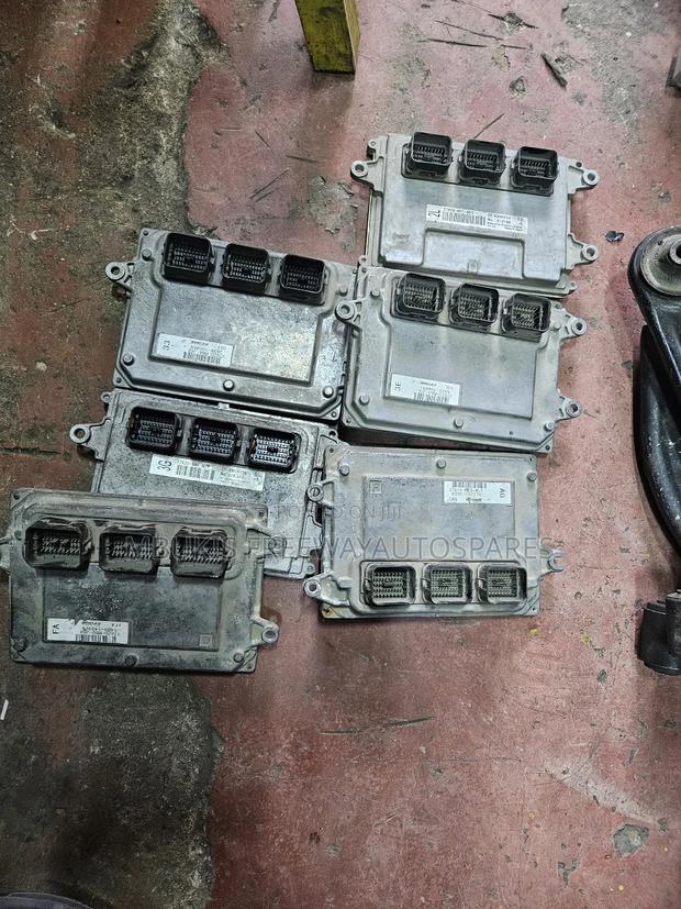 Engine Computer Honda Stepwagon/Civic / Freed - thumbnail 2