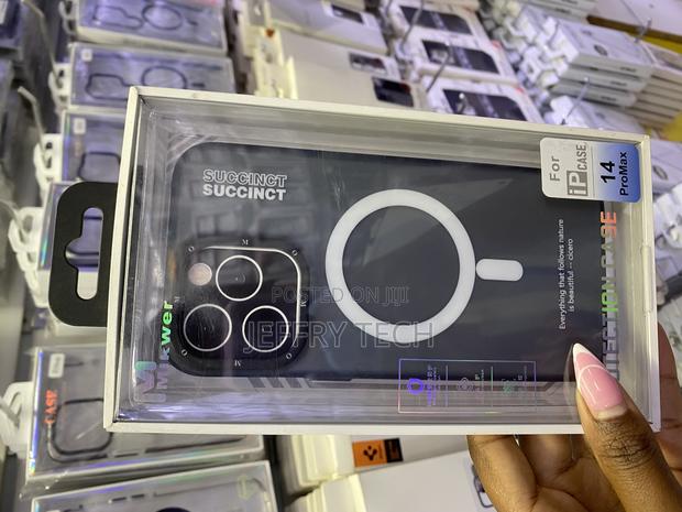 Lamicall Magnetic Case for iPhone 14 Pro Max Transluscent - thumbnail 3