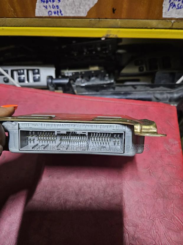 Gear Box Control Unit Nissan Primera - thumbnail 3