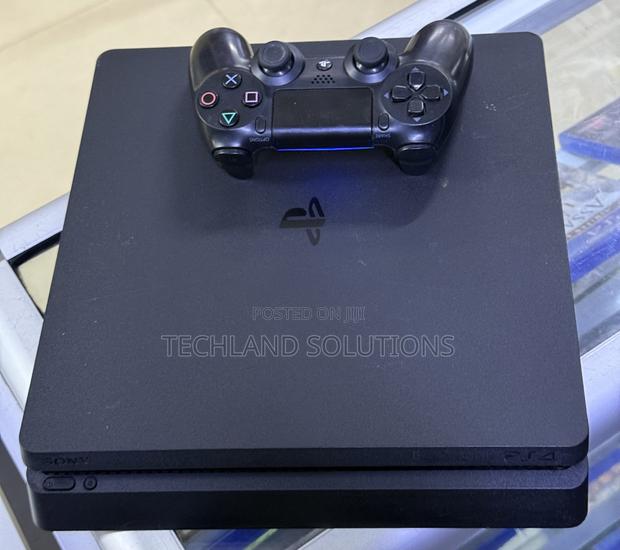 Faintly Used Sony Ps4 Slim - thumbnail 2