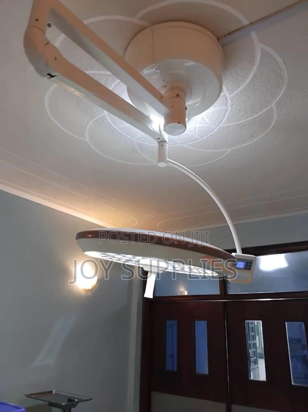 Single Arm Arm Led Theatre Light Ceiling Mounted