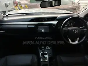 Toyota Hilux 2019 Silver