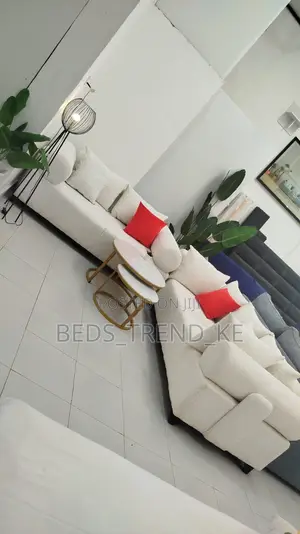 Stunning White 5 Seater Sofa 3,2