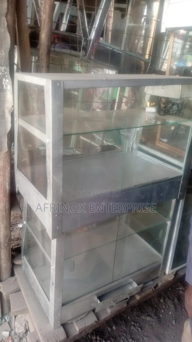 Glass Displey - main view