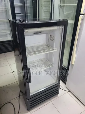 Clean Onsale Display Fridge