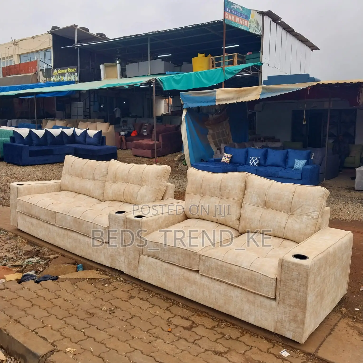 5 Seater Royal Couch 3,2 With Cupholders