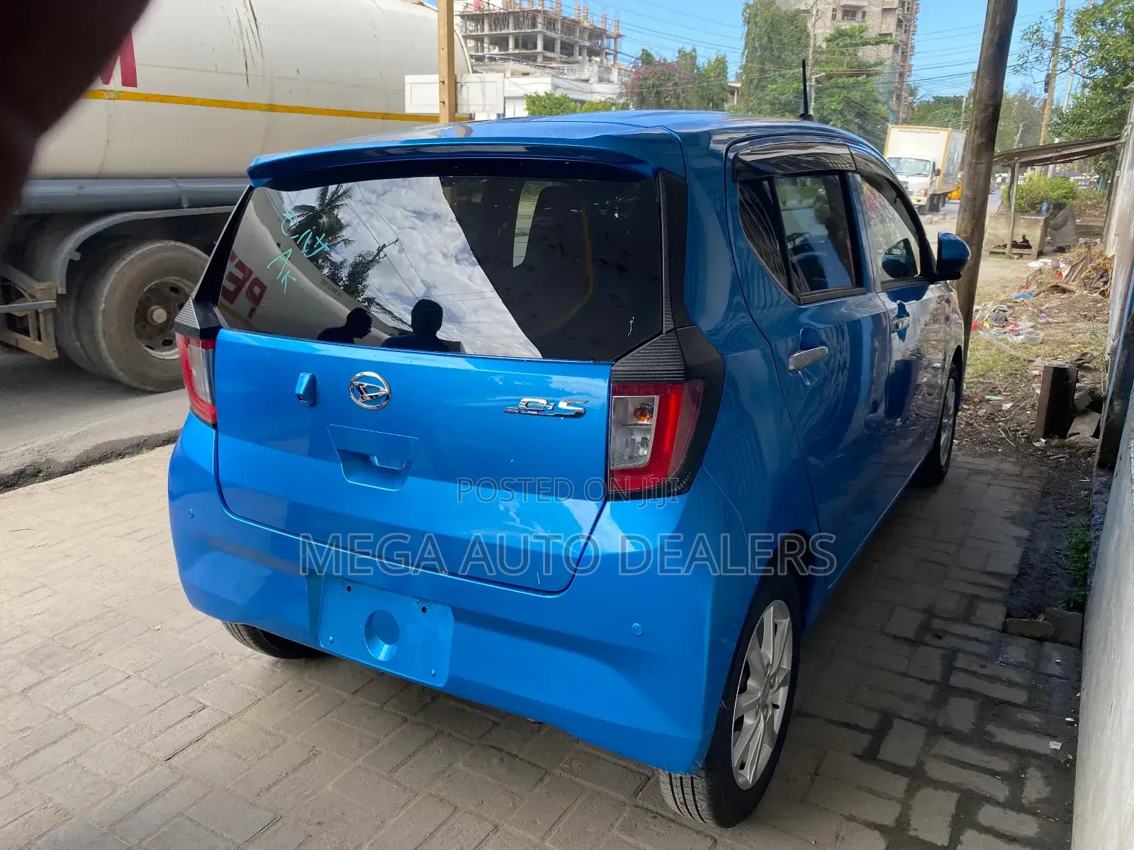 Daihatsu Mira 2018 Blue