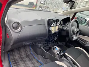Nissan Note 2018 Red