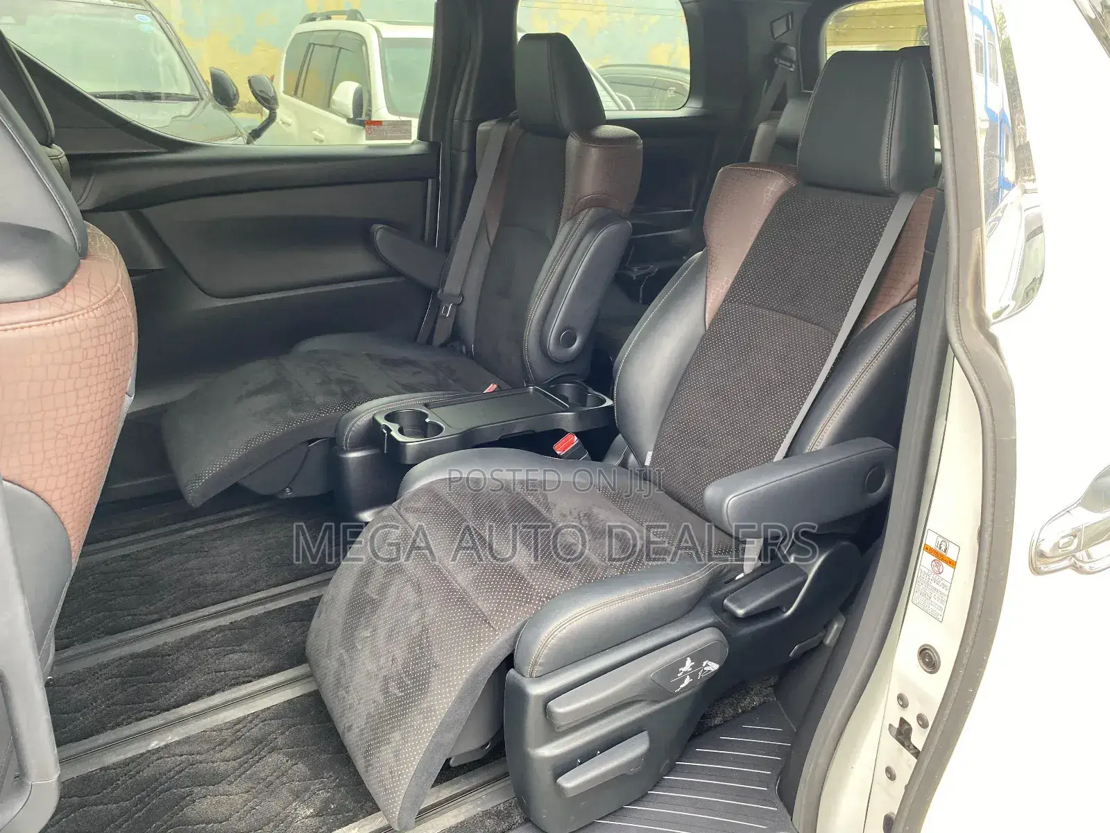 Toyota Alphard 2018 White