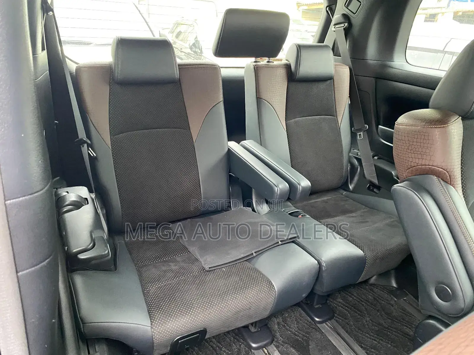 Toyota Alphard 2018 White