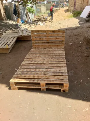 Blazed Detachable 4*6 Simple Pallet Bed