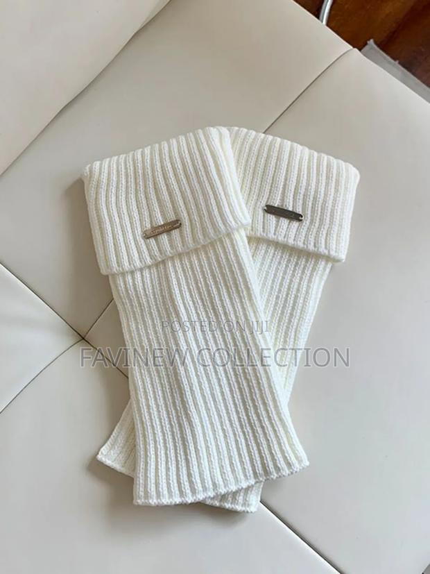 1 Pair Thickened Knitted Pleated Pile Socks - thumbnail 3
