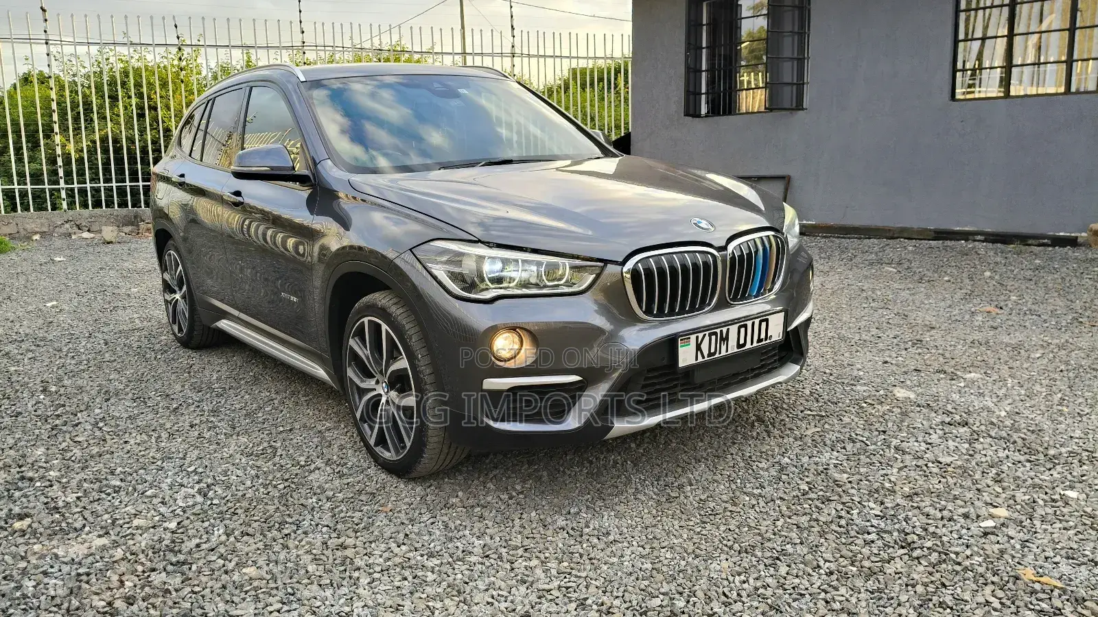 BMW X1 xDrive28i 4dr SUV AWD (2.0L 4cyl Turbo 8A) 2015 Gray