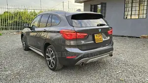 BMW X1 xDrive28i 4dr SUV AWD (2.0L 4cyl Turbo 8A) 2015 Gray