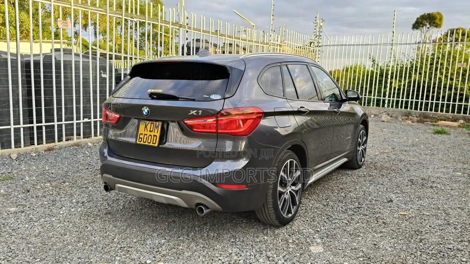 BMW X1 xDrive28i 4dr SUV AWD (2.0L 4cyl Turbo 8A) 2015 Gray