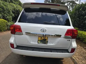Toyota Land Cruiser 2015 White