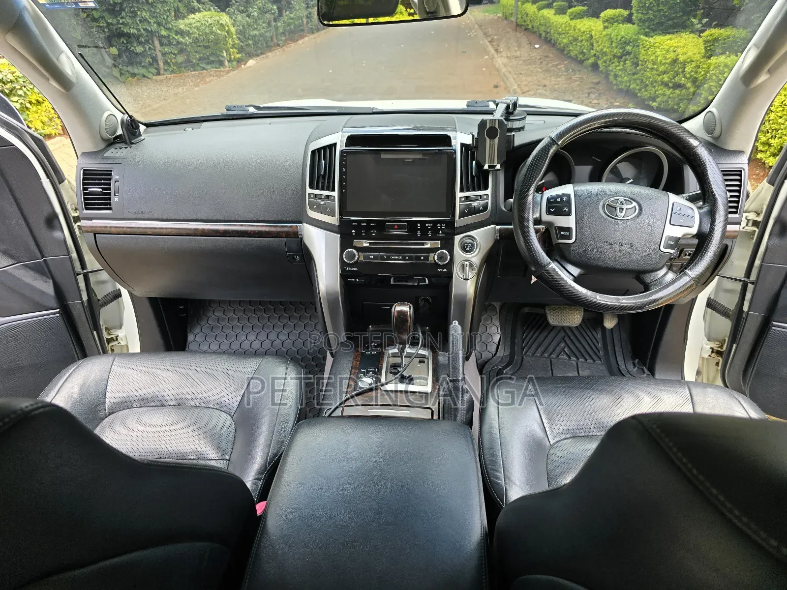 Toyota Land Cruiser 2015 White