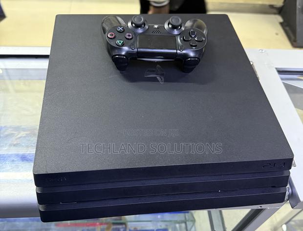 Moderately Used Chipped Sony Ps4 Pro Machine !! - main view