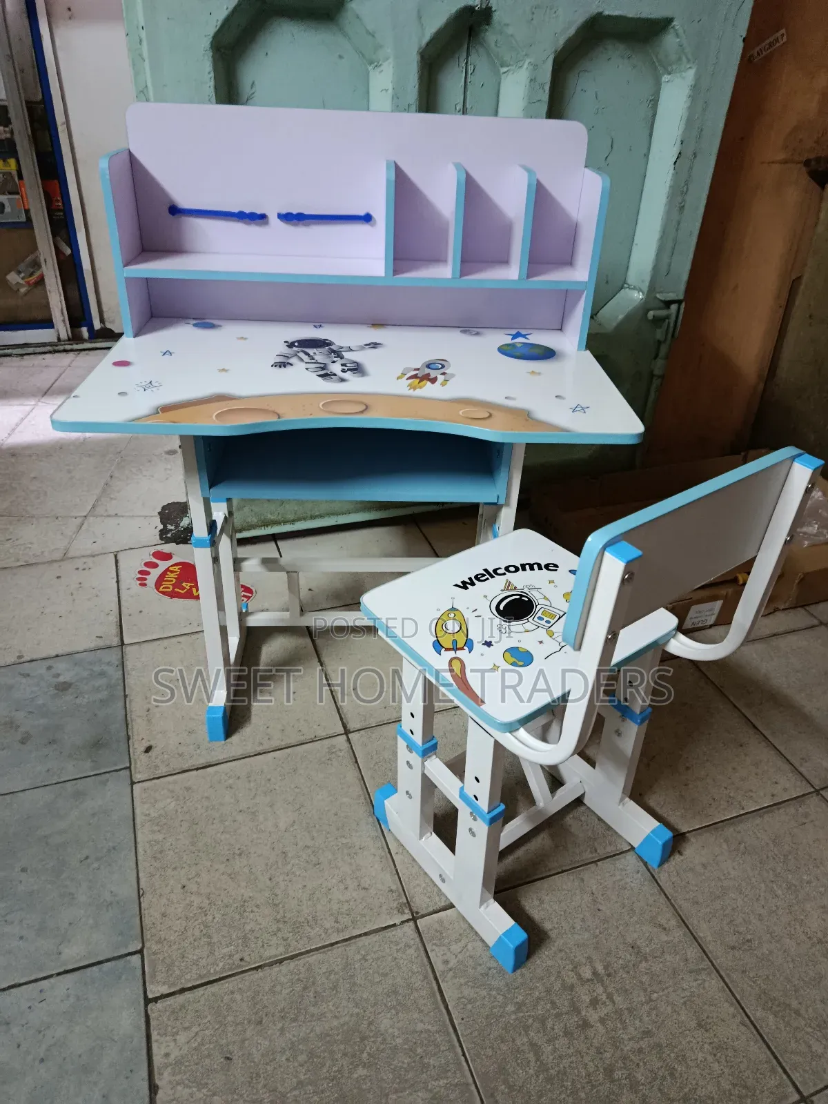 Comfortable Kids Study Table