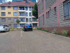 4bdrm Duplex in Lavington for sale