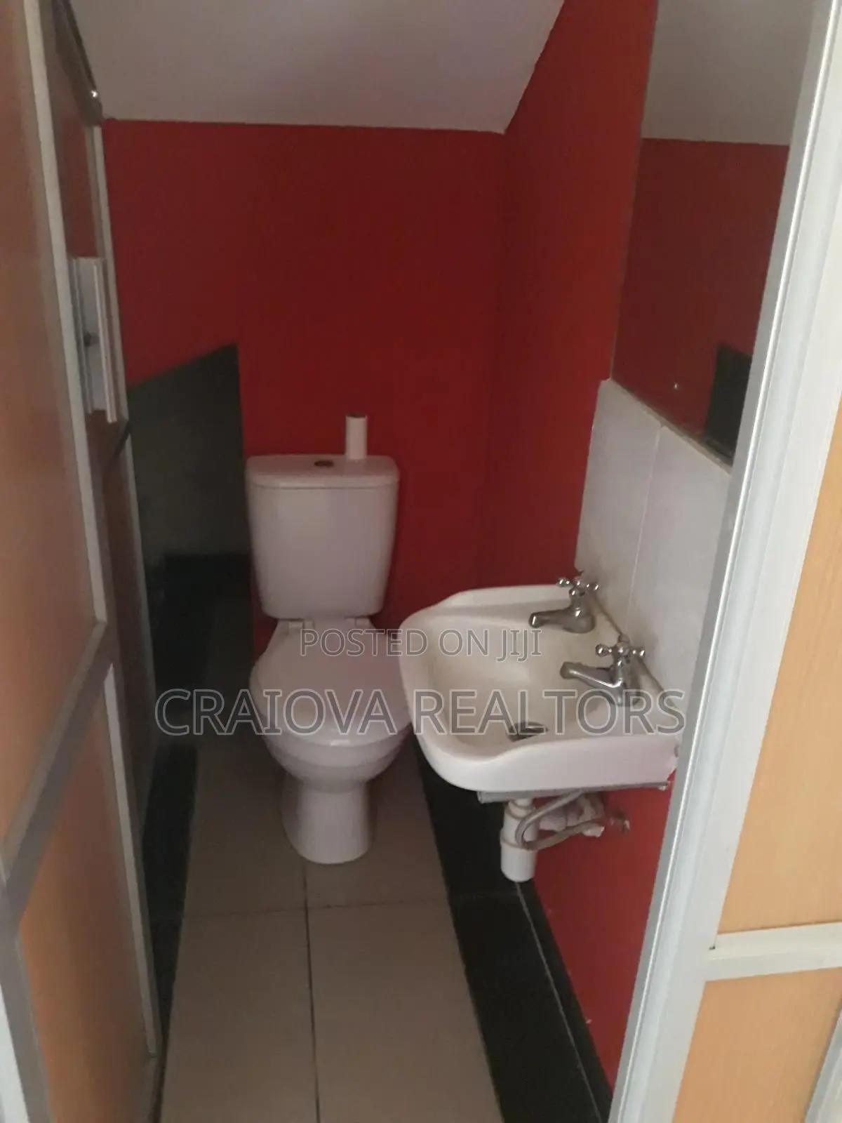 4bdrm Duplex in Lavington for sale