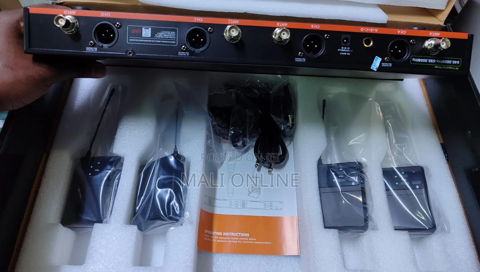 4-channel Uhf Wireless Microphone System 4 Lapel Mics