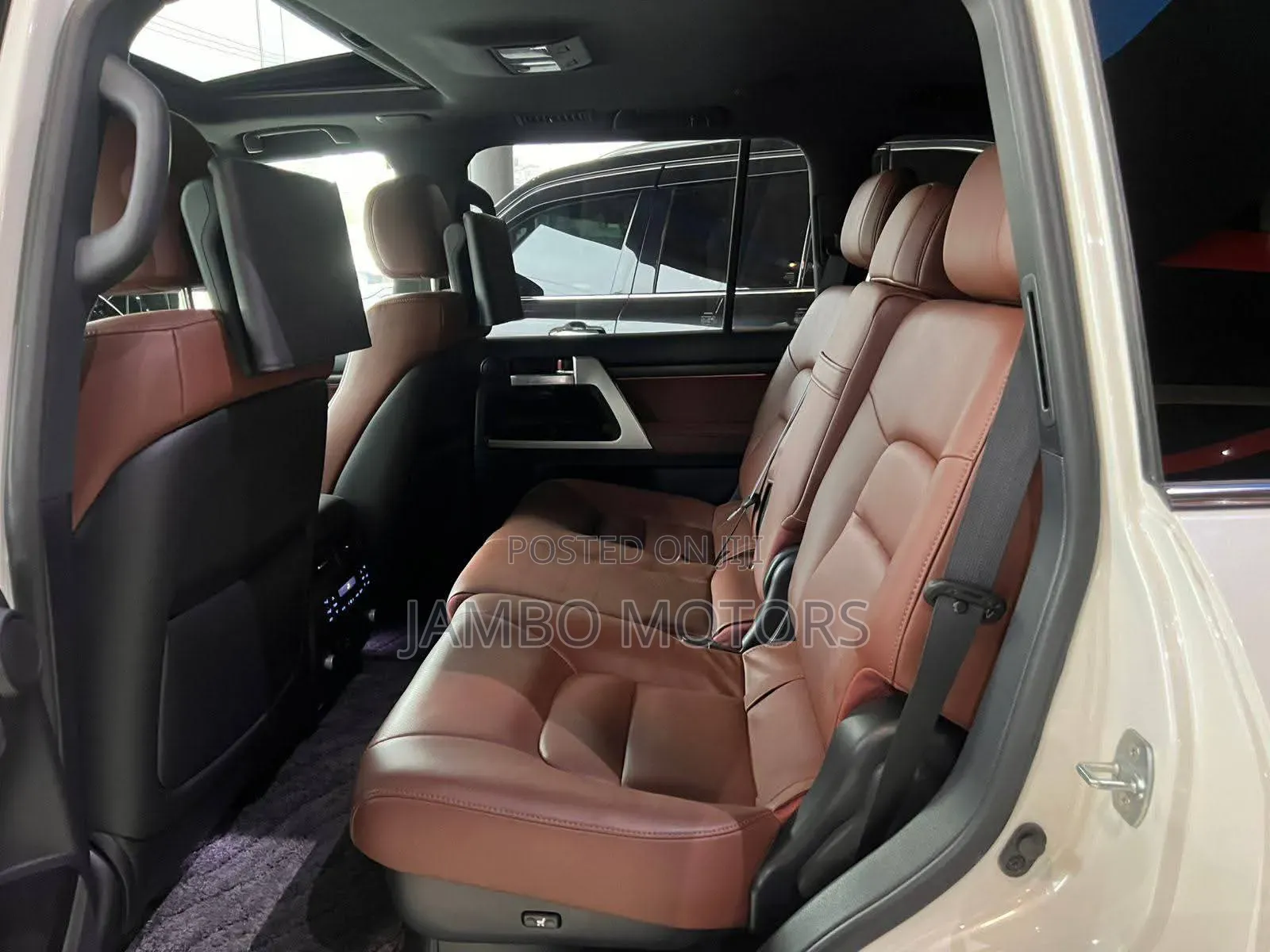 Toyota Land Cruiser 4.6 V8 ZX 2019 White