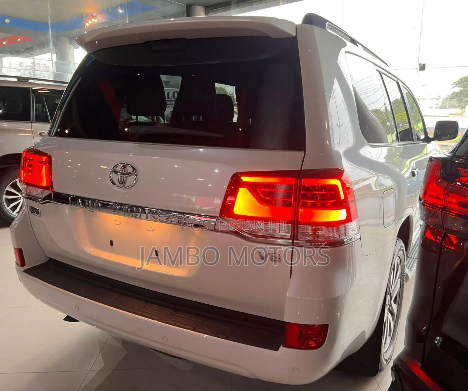 Toyota Land Cruiser 4.6 V8 ZX 2019 White