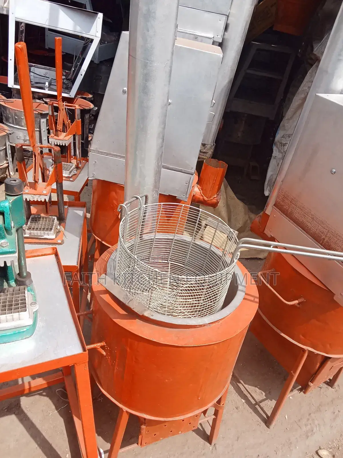 10 Litres Charcoal Fryer