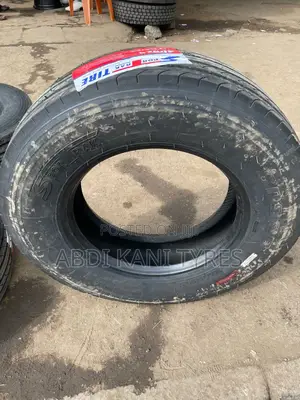 265/70r19.5 Sportrak Tire