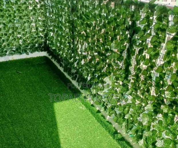 Artificial Balcony Surrounding Privacy Fence