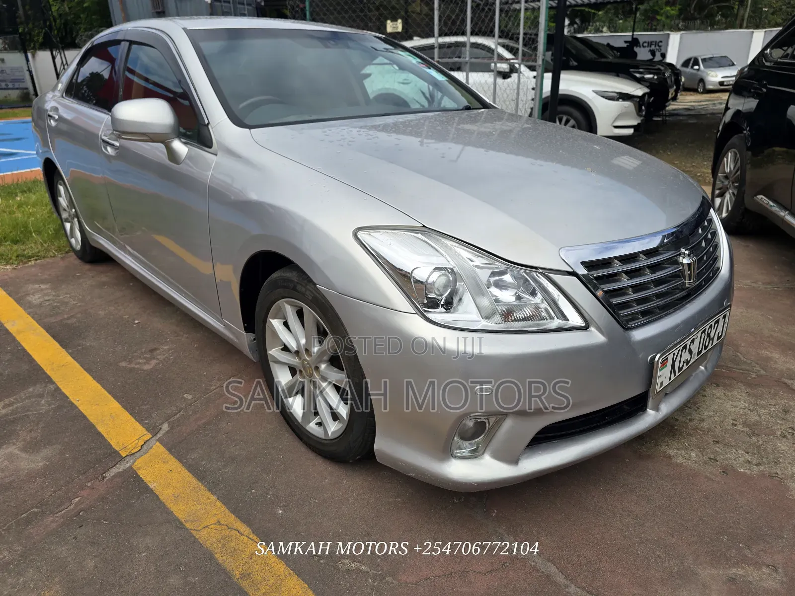 Toyota Crown 2012 Silver