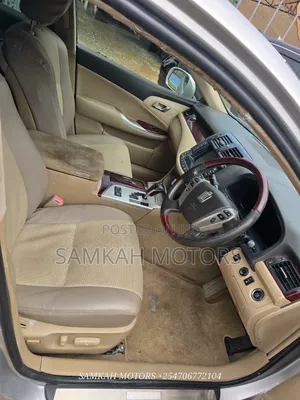 Toyota Crown 2012 Silver