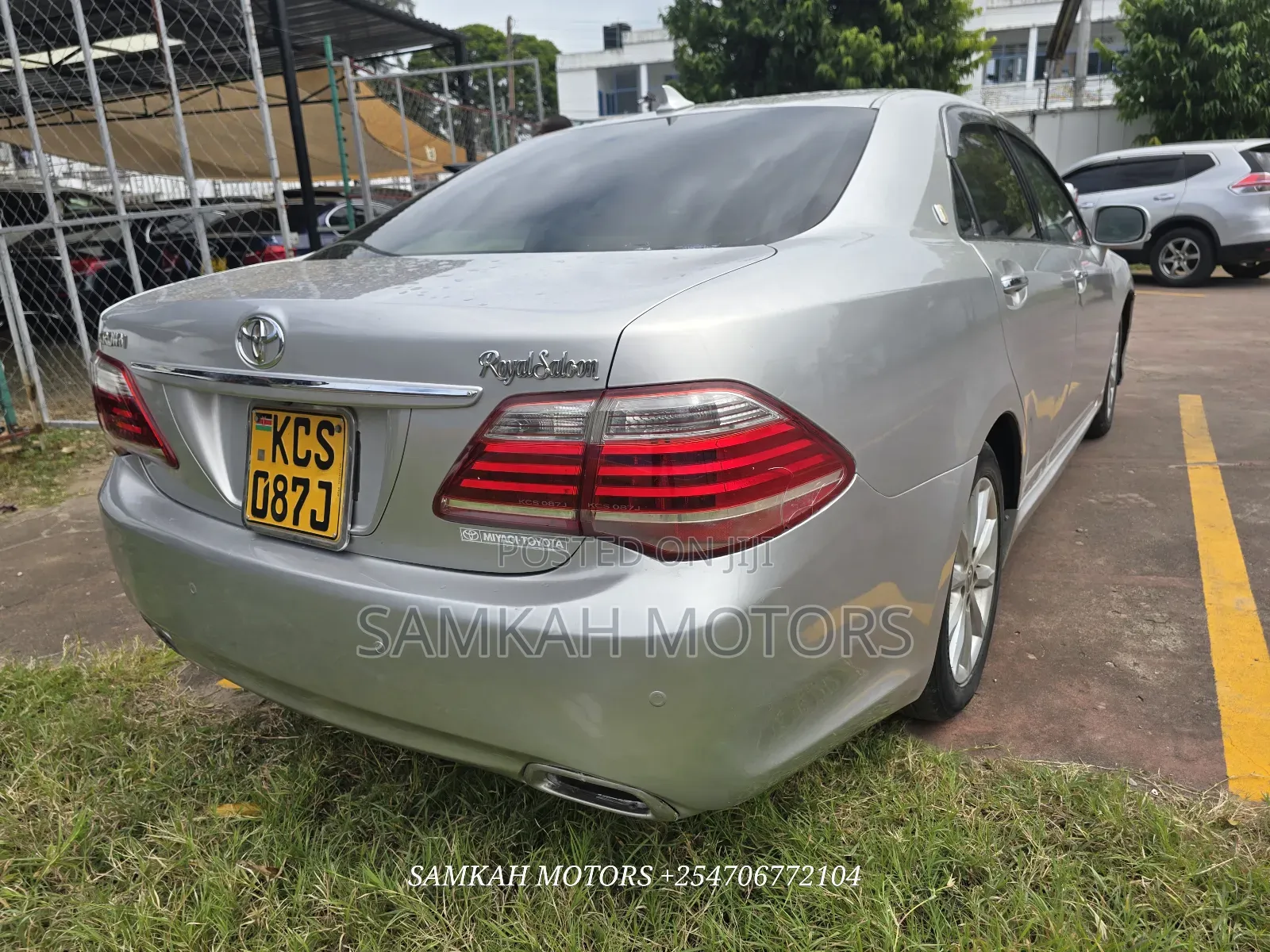 Toyota Crown 2012 Silver