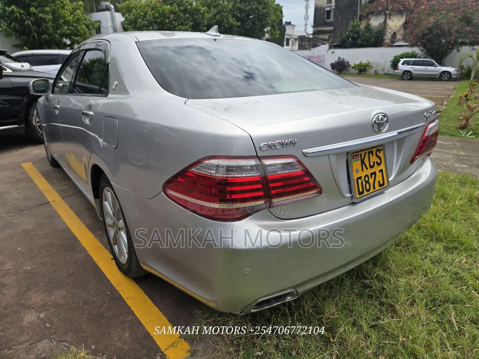 Toyota Crown 2012 Silver