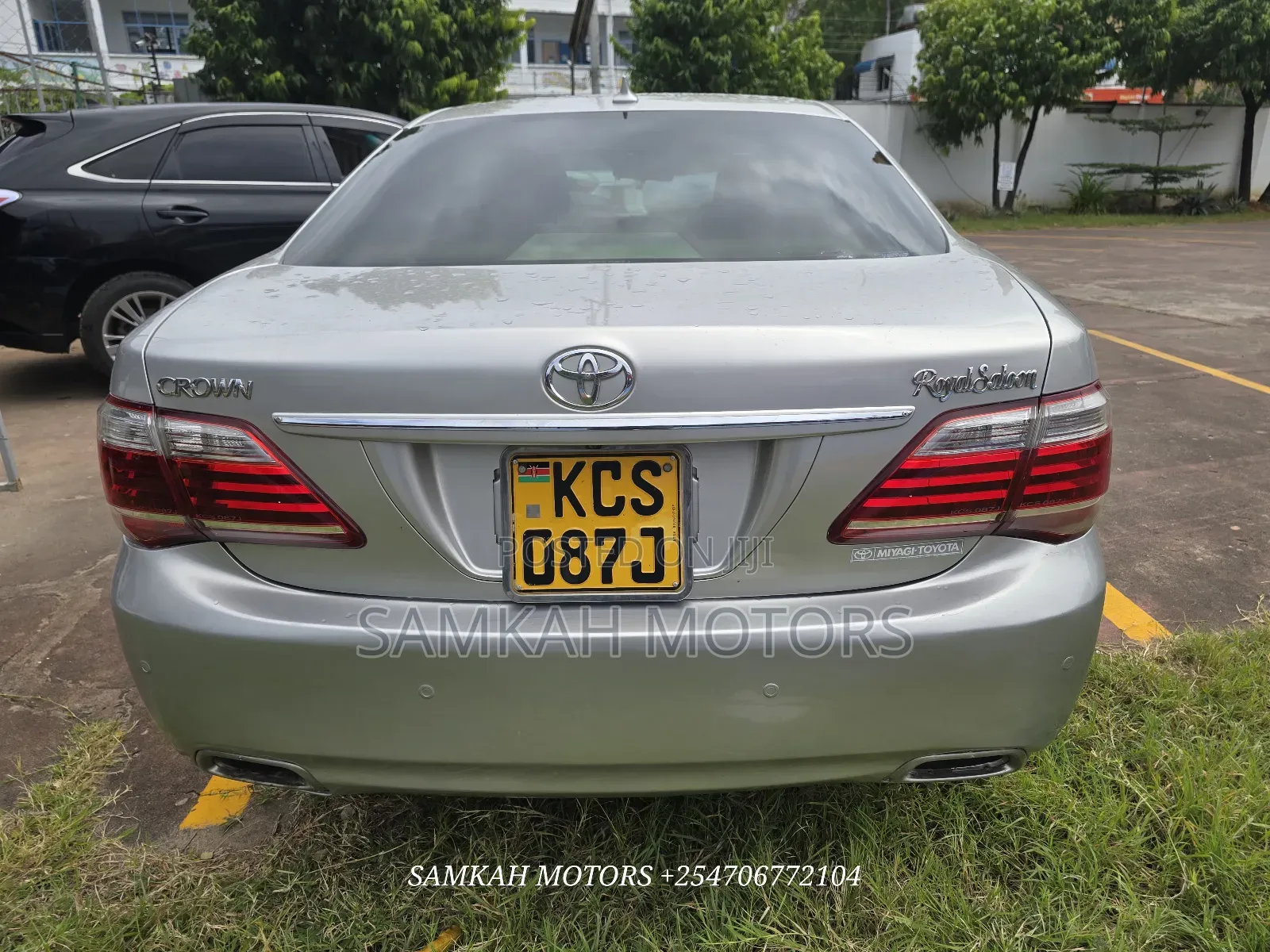 Toyota Crown 2012 Silver