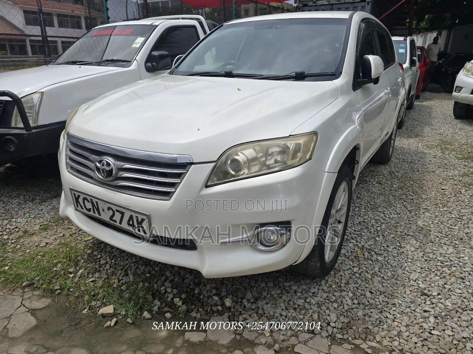 Toyota Vanguard 2011 White