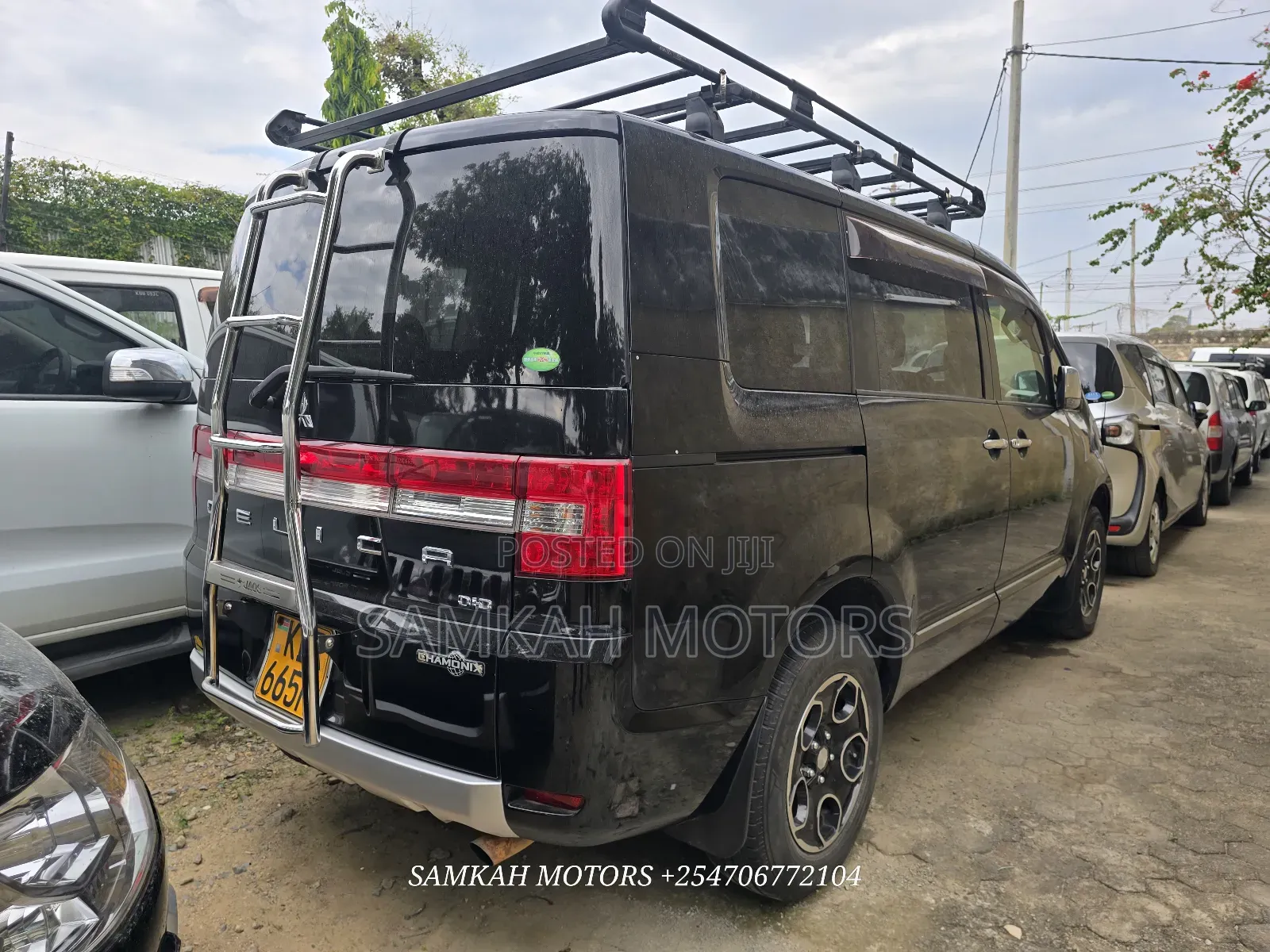 Mitsubishi Delica 2017 Black