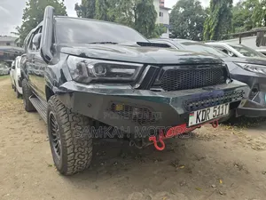Toyota Hilux 2018 Green