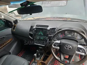 Toyota Hilux 2018 Green