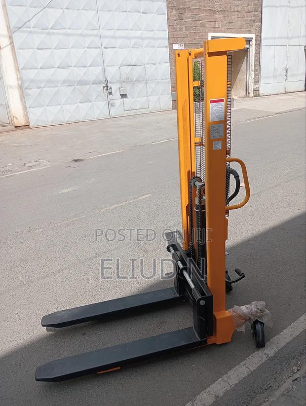 Heavy Duty Hydraulic Manual Stacker - main view