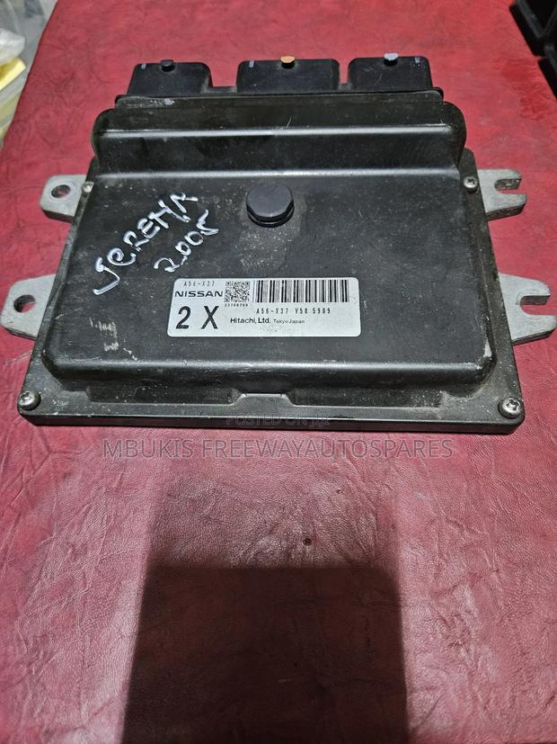 Engine Control Unit Nissan Serena