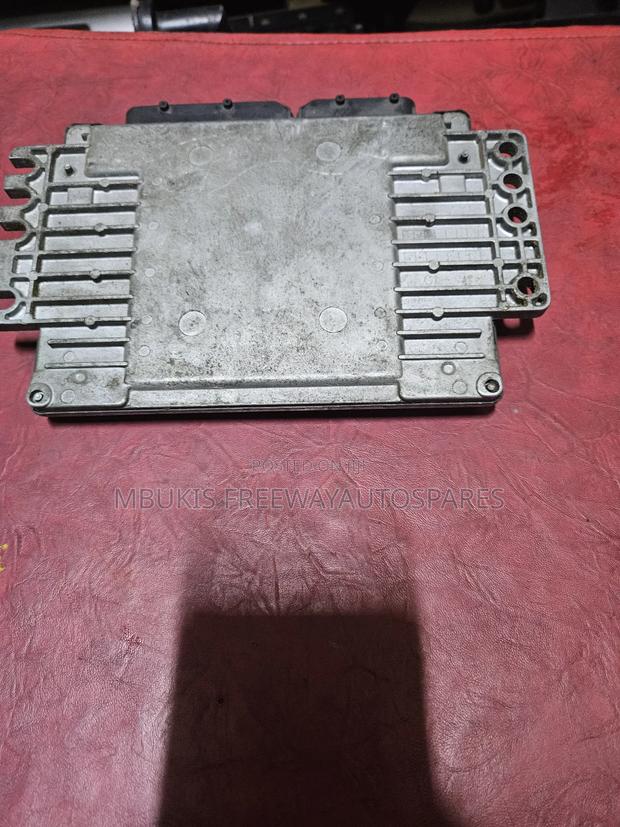 Engine Control Unit Nissan Cube - thumbnail 2