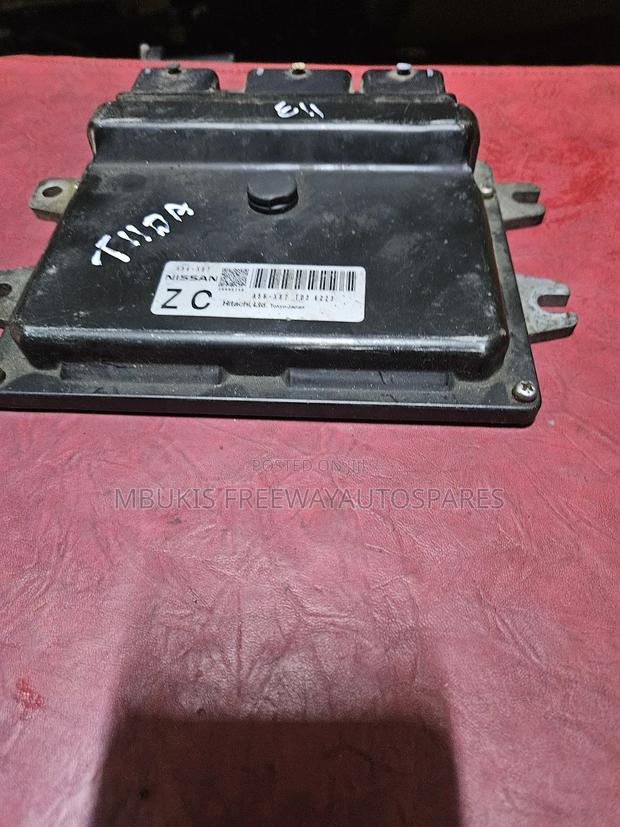 Engine Control Unit Nissan Tiida, E11 No.Zc